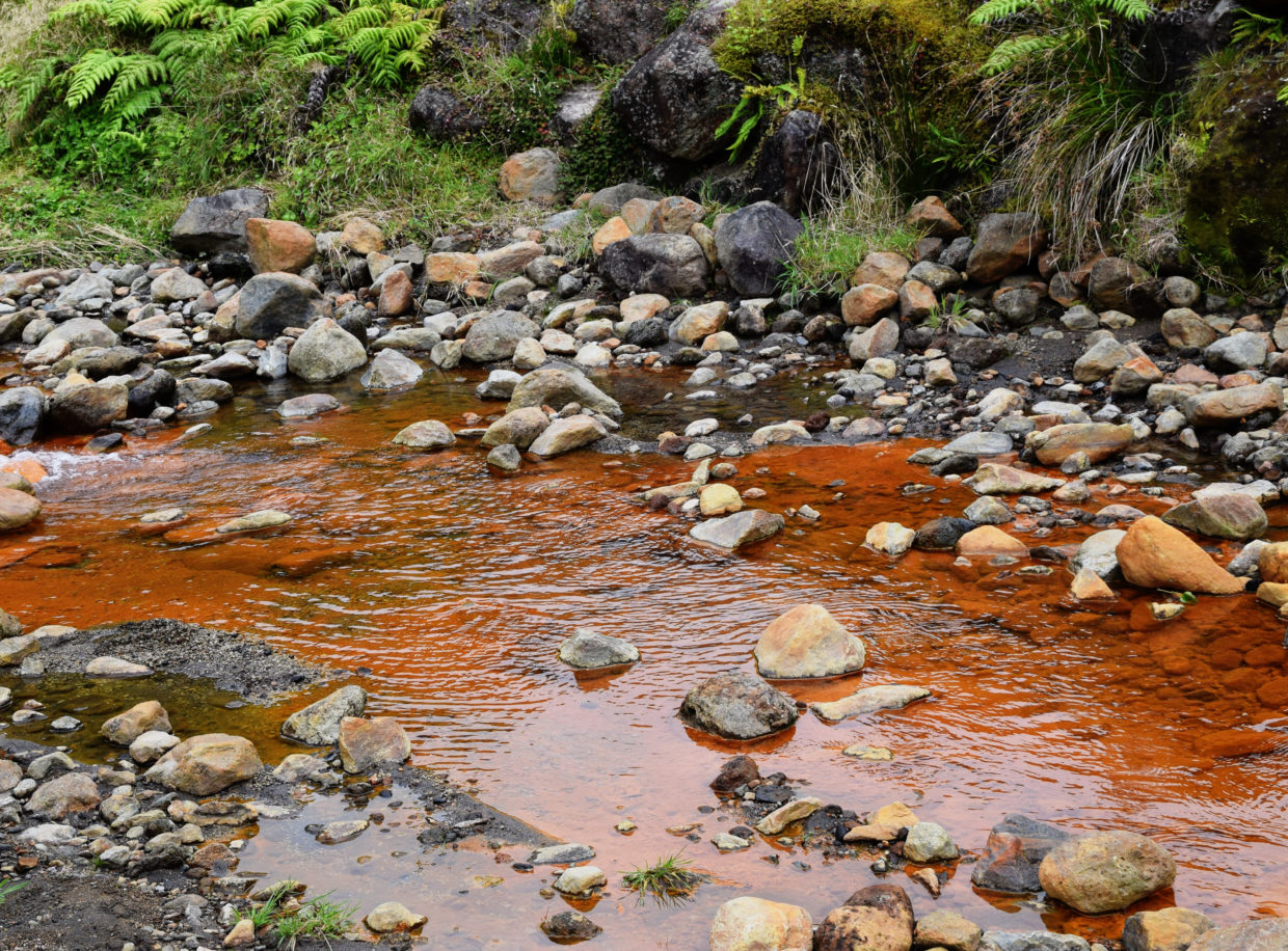 Rivière ferrugineuse