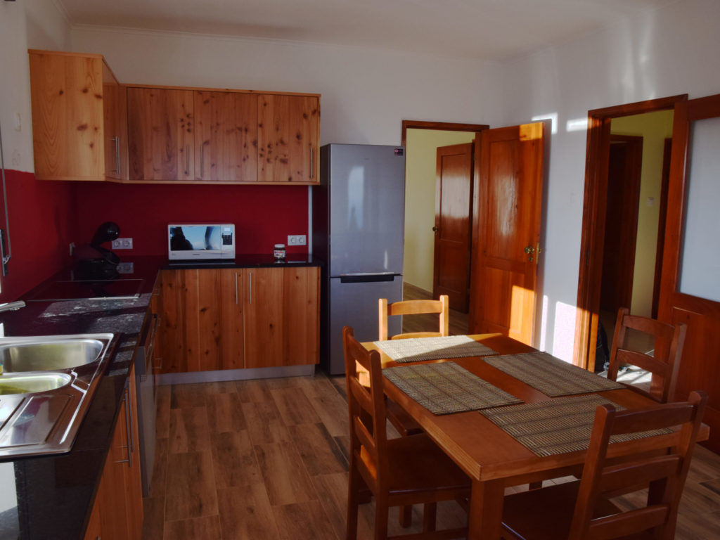 Cuisine Küche mit Induktionskochfeld, Spülmaschine