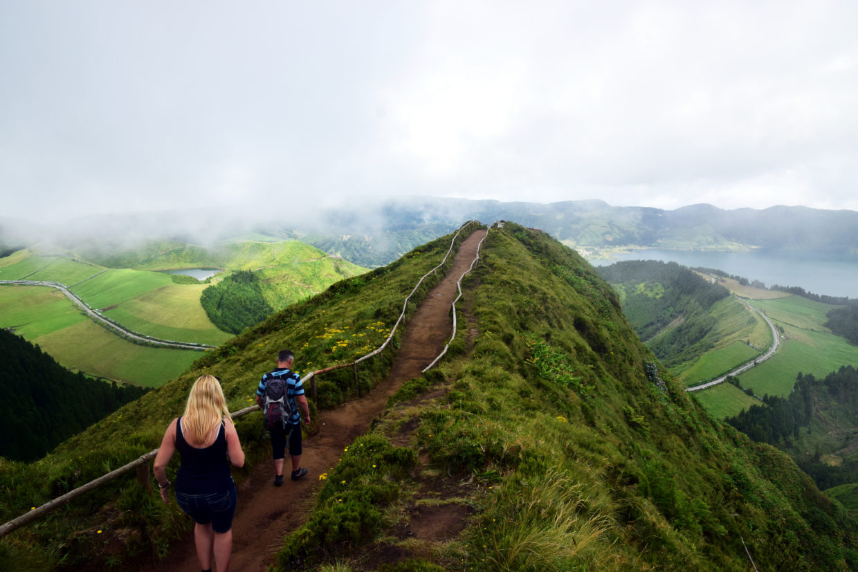 O motivo nos guias de viagem