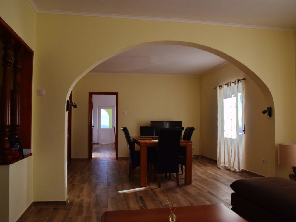 Table à manger dans le salon Table à manger dans le salon