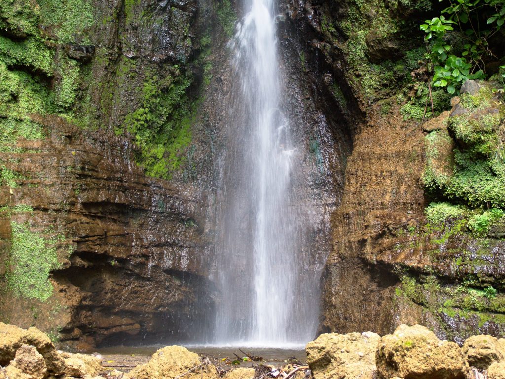 Ogive ocluído pelo Salto do Rosal? Na extremidade inferior do Salto do Rosal, a água parece fechar uma ogiva gótica.