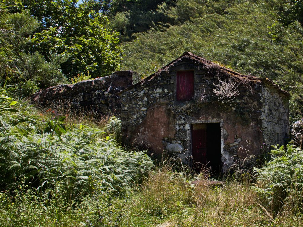 Moinhos da Ribeira Funda - marqués par le temps et l'humidité Moinhos da Ribeira Funda - marqués par le temps et l'humidité
