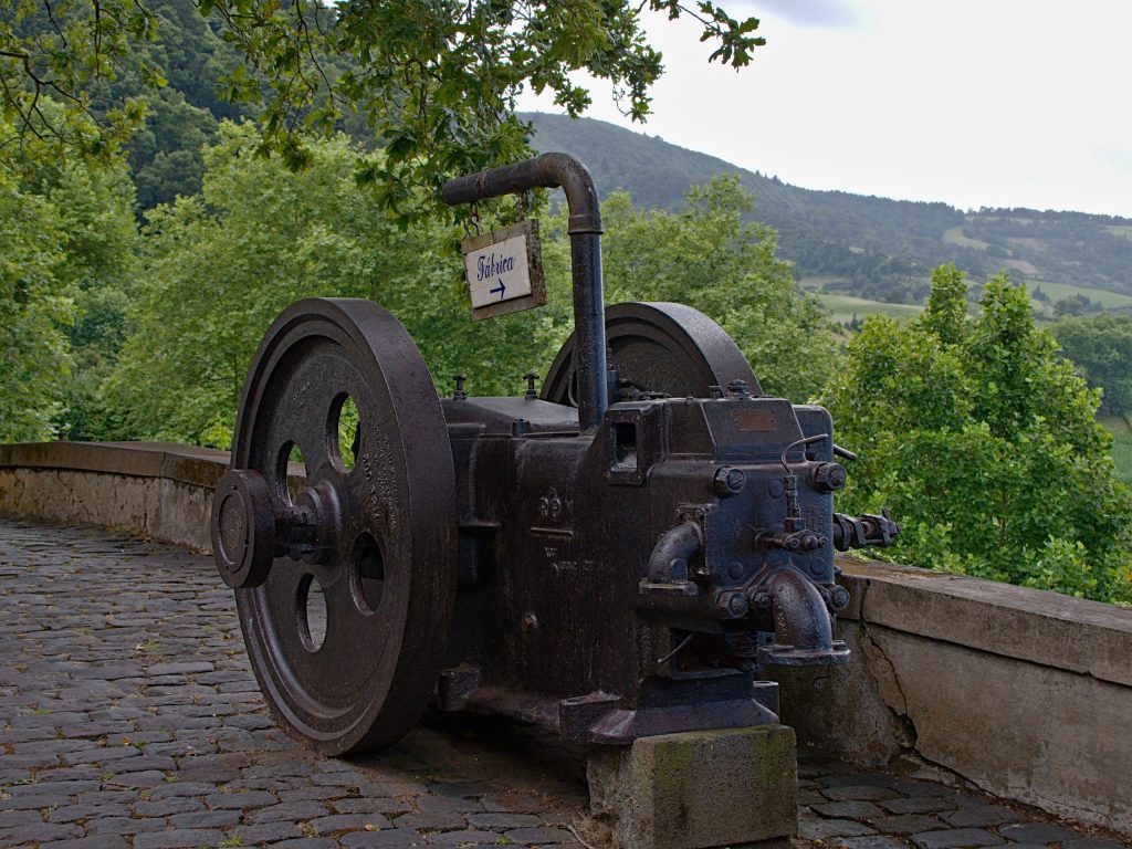 Historic machine at the tea plantation "Chá Porto Formoso"