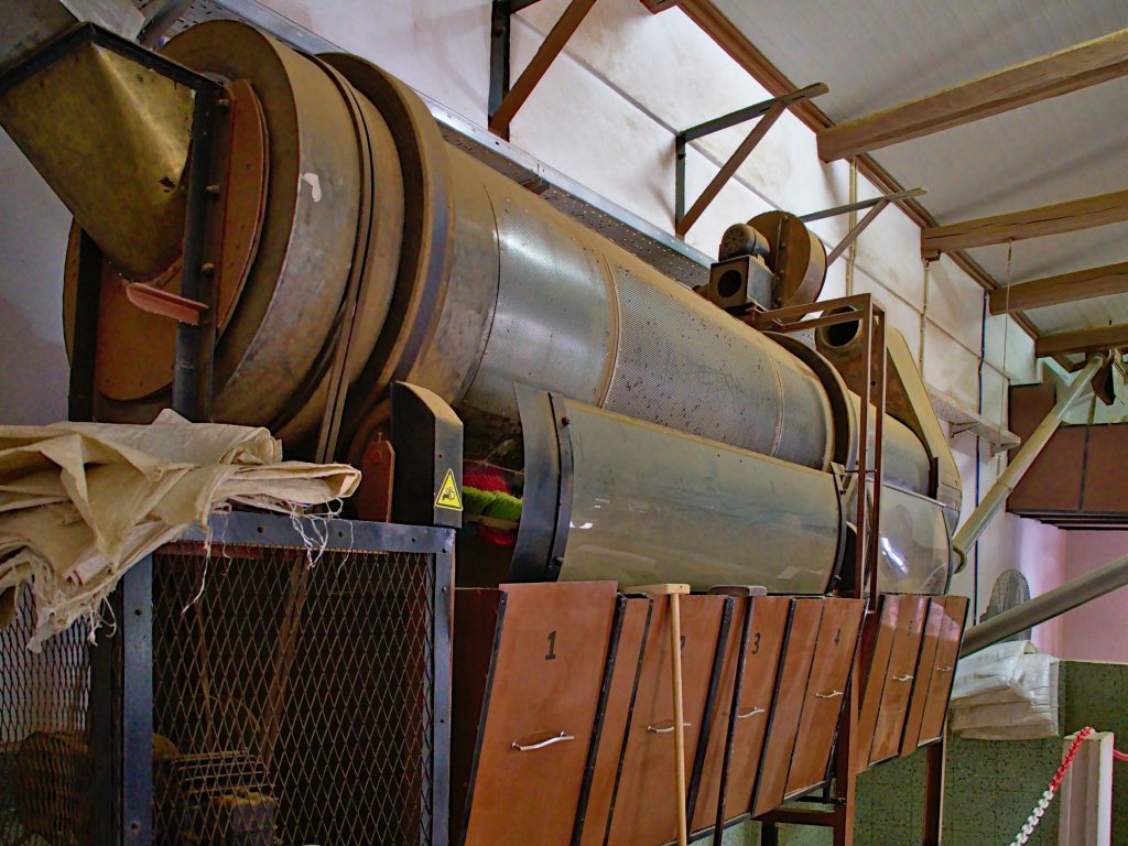 Maschinen in der Teefabrik von Chá Gorreana Maschinen in der Teefabrik von Chá Gorreana