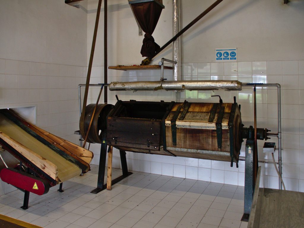 Maschinen in der Teefabrik von Chá Gorreana Maschinen in der Teefabrik von Chá Gorreana