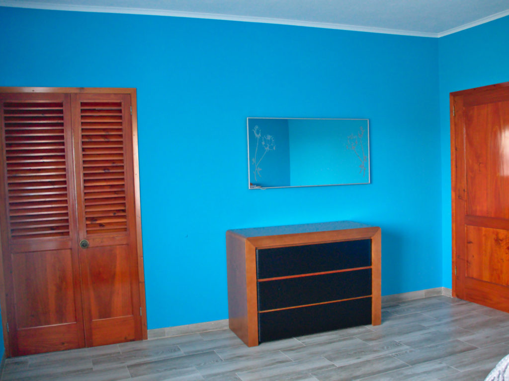 Penderies dans la 2ème chambre Penderies dans la 2ème chambre