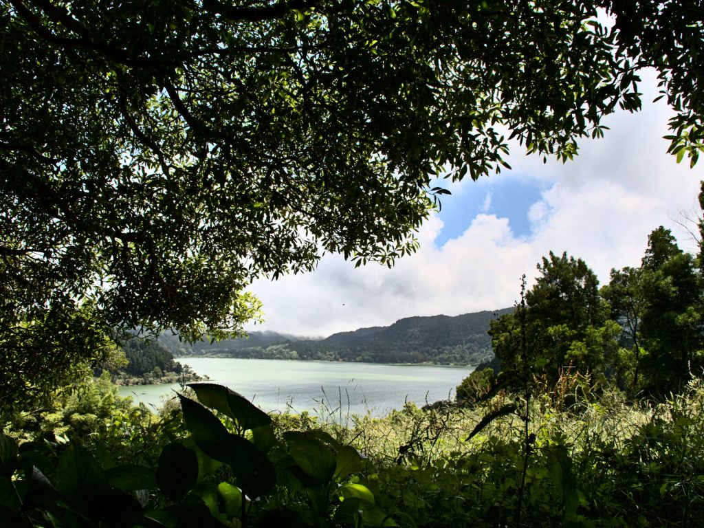 Blick auf den Lagoa das Furnas vom Wanderweg aus Blick auf den Lagoa das Furnas vom Wanderweg aus