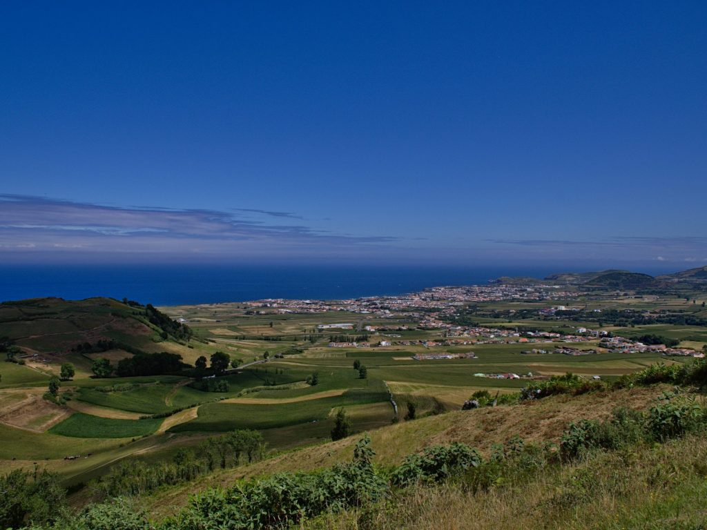 Blick in Richtung Ribeira Grande vom Weg zum Pico Queimado Blick in Richtung Ribeira Grande vom Weg zum Pico Queimado