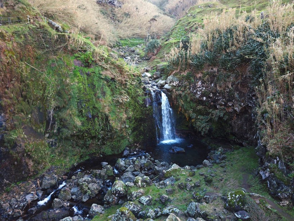 Cascata na Ribeira do Cachaço Cascata na Ribeira do Cachaço