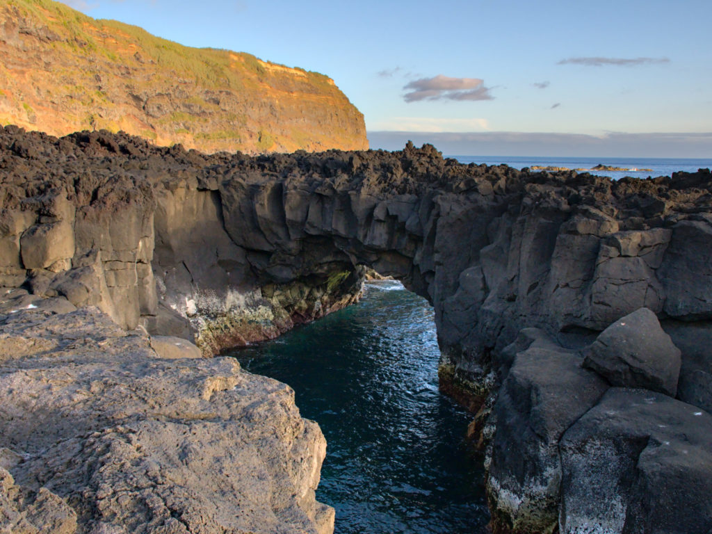 Steinbögen bei Ferraria unterspühlte Steinbögen bei Ferraria