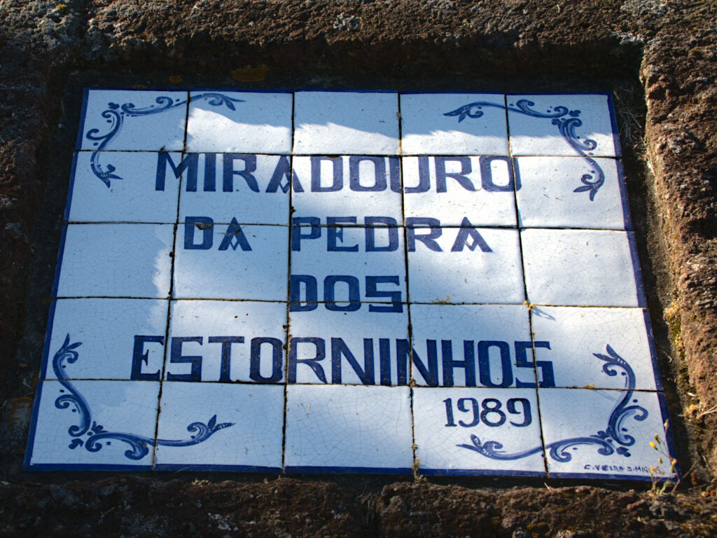 Miradouro da Pedra dos Estorninhos Miradouro da Pedra dos Estorninhos