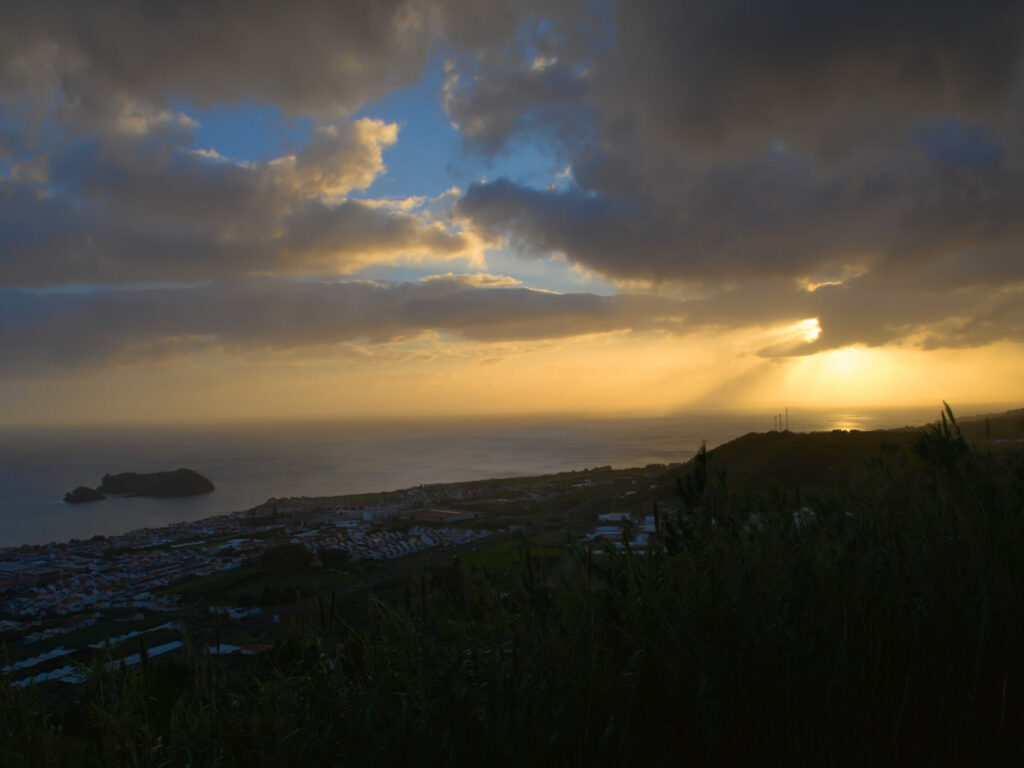 Pôr-do-sol na Ermida de Nossa Senhora da Paz Pôr-do-sol na Ermida de Nossa Senhora da Paz