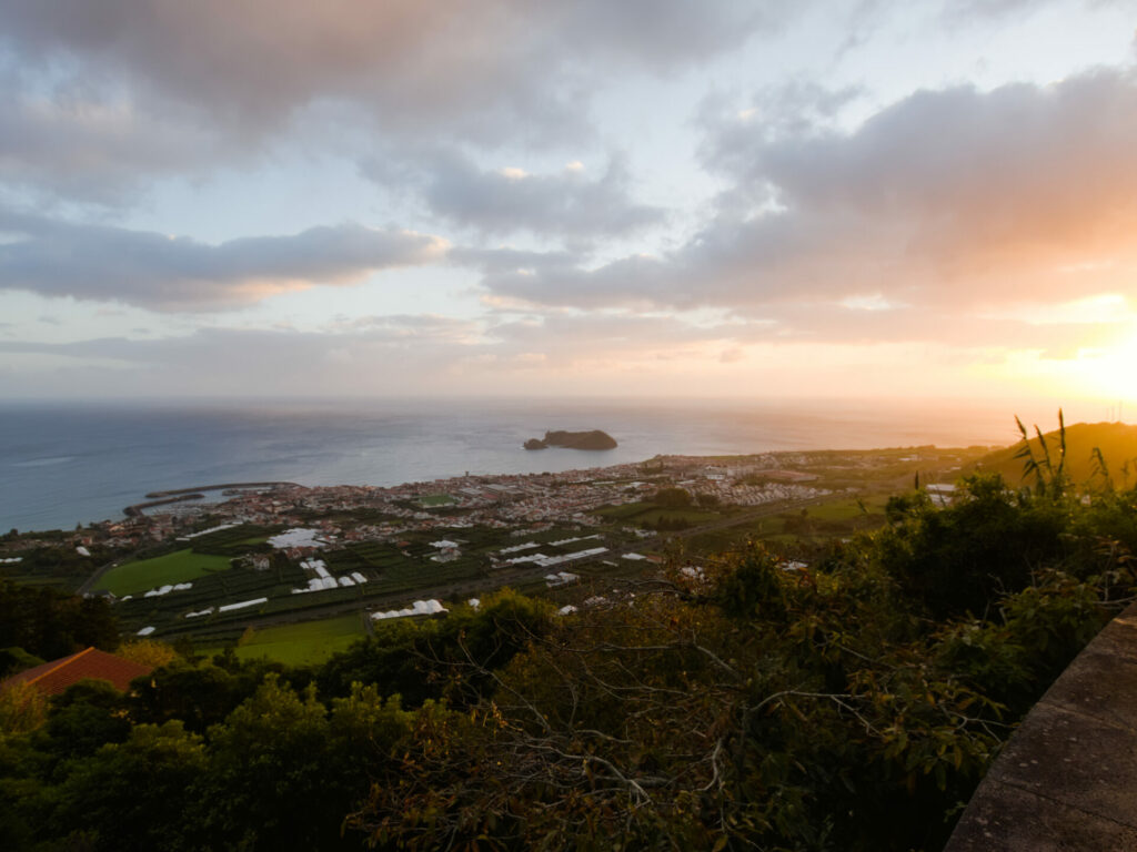 Pôr-do-sol pouco depois de chover sobre Vila Franca do Campo Pôr-do-sol pouco depois de chover sobre Vila Franca do Campo