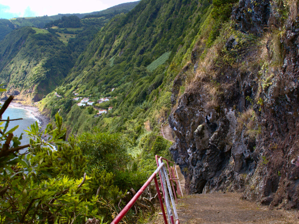 Grades no Trilho da Fajã do Araújo Grades no Trilho da Fajã do Araújo