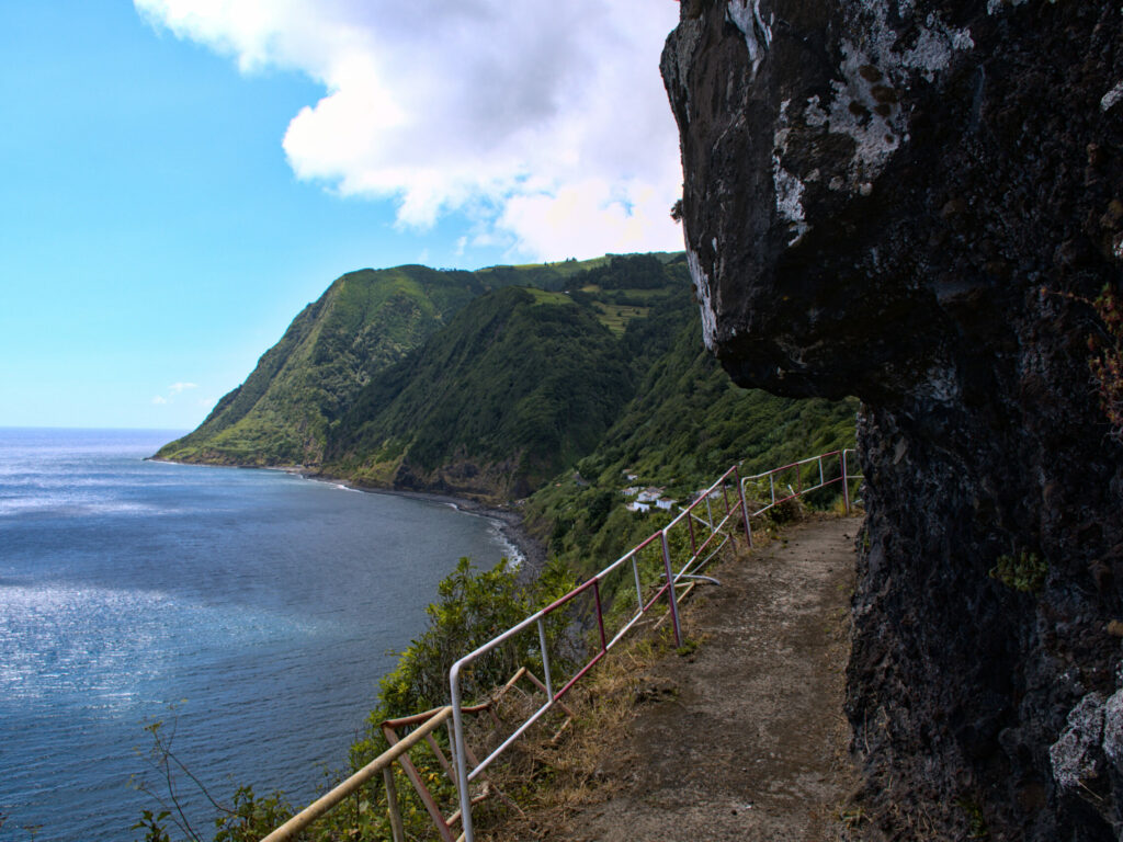 Grades no Trilho da Fajã do Araújo Grades no Trilho da Fajã do Araújo