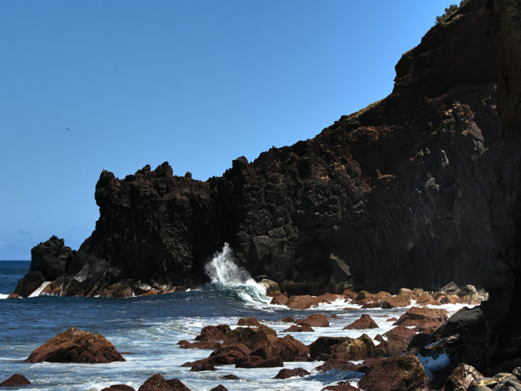 Rhinoceros Rock - Achadinha - Lomba D’El Rei - PRC38SMI Rhinoceros Rock - Achadinha - Lomba D’El Rei - PRC38SMI